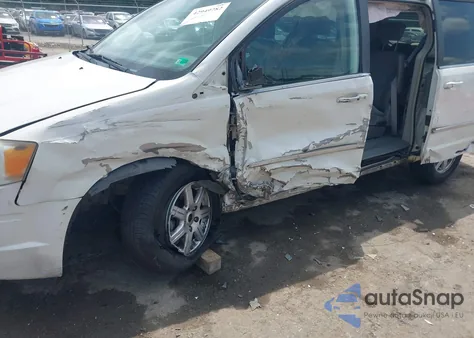 2010 Chrysler Town & Country Touring from USA, damaged, VIN 2A4RR5D13AR185854